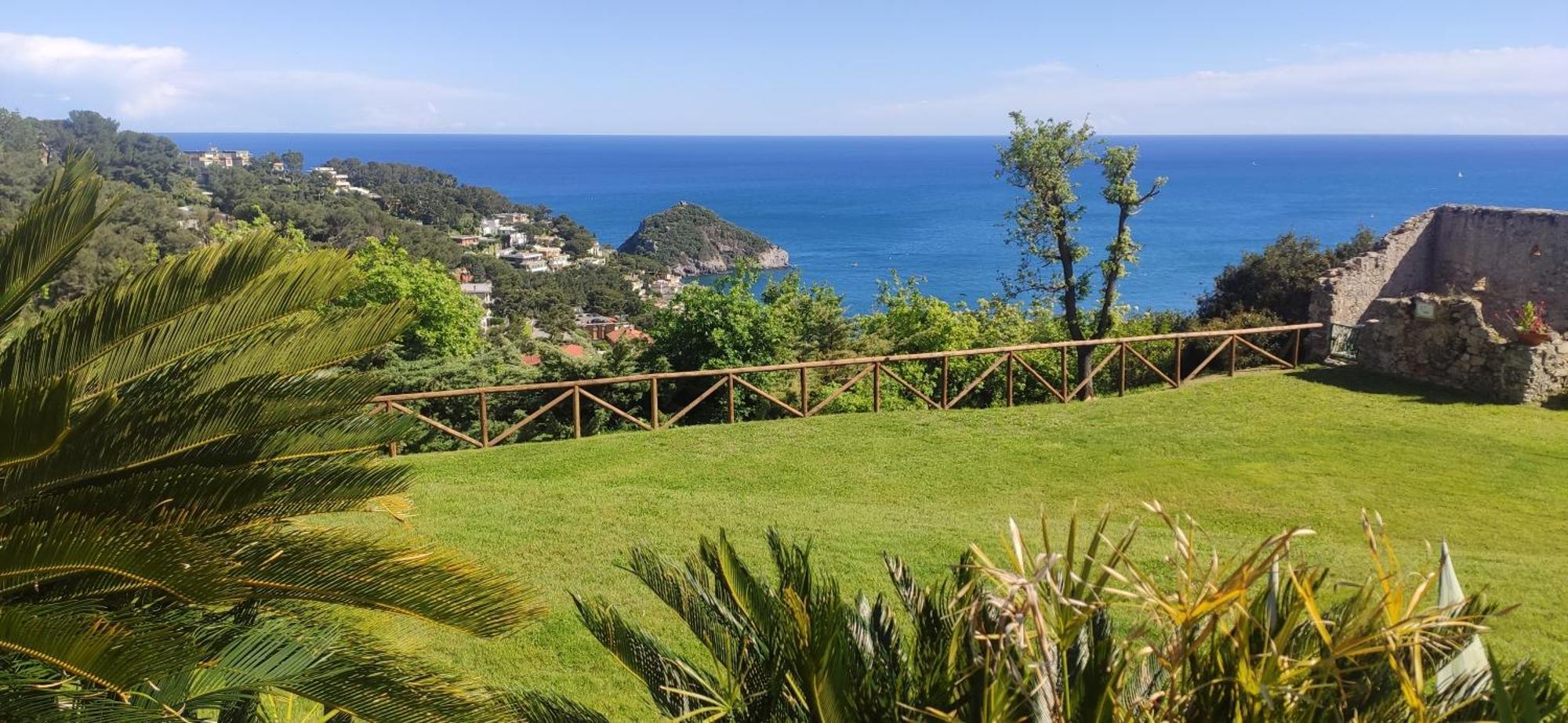 Il Giardino Sull'Isola - Appartamento - Bergeggi Bagian luar foto