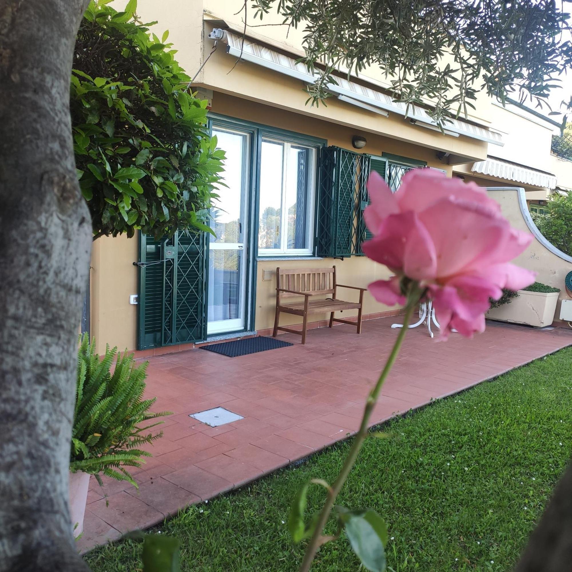 Il Giardino Sull'Isola - Appartamento - Bergeggi Bagian luar foto